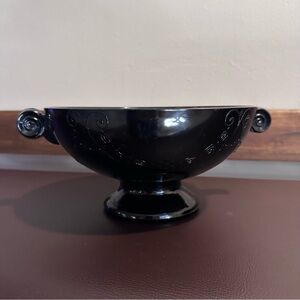 Vintage 30s LE Smith Black Amethyst Scroll Handle Footed Glass Fruit Bowl